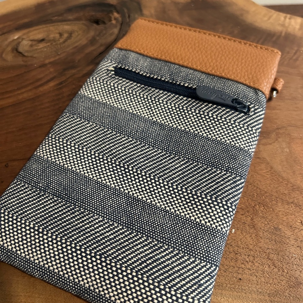 Thirty-One Pinch Top Eyeglass Case Pouch Moroccan Weave print Blue Stripe